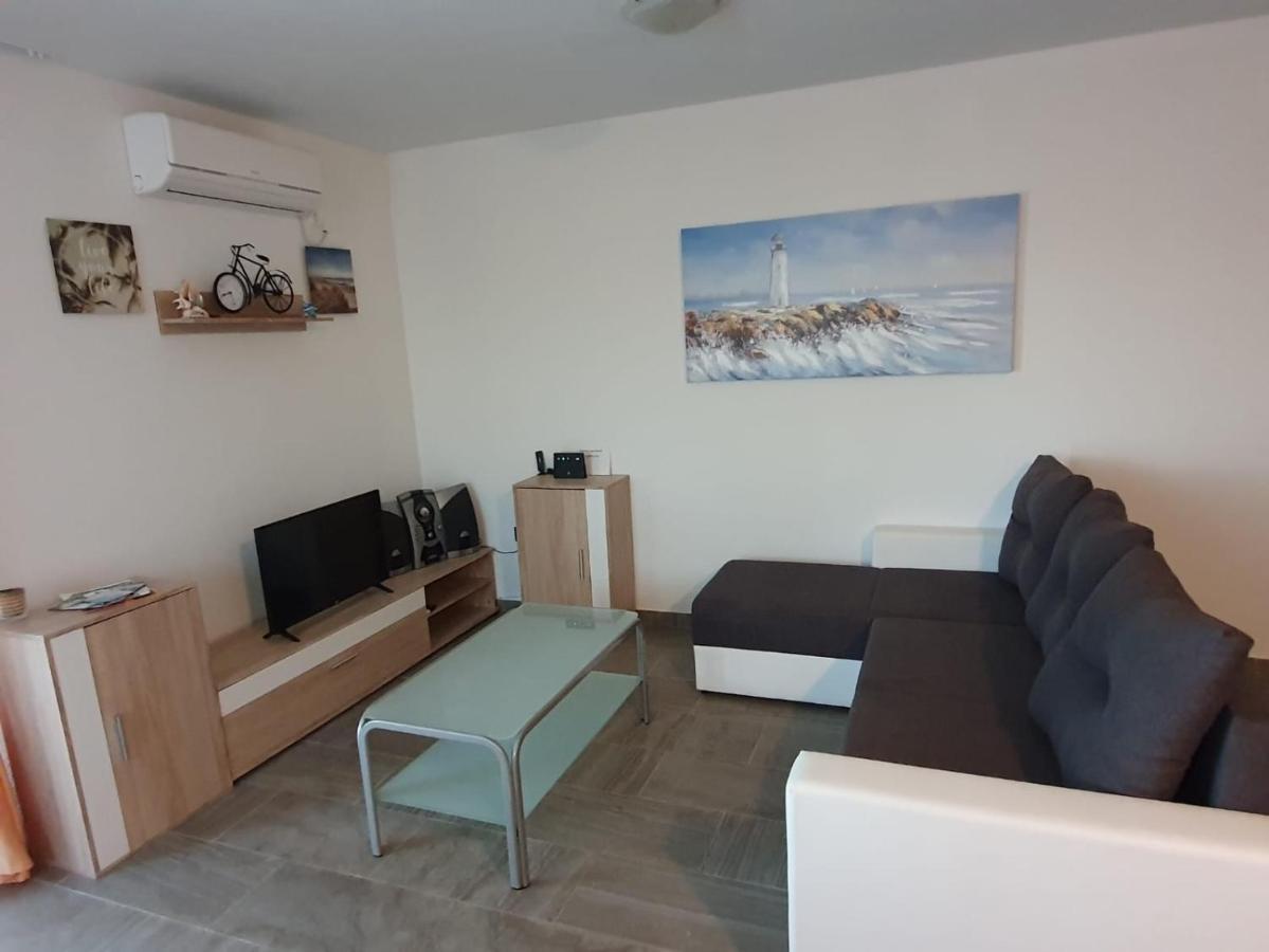 Apartmani Lucija Maslenica Buitenkant foto