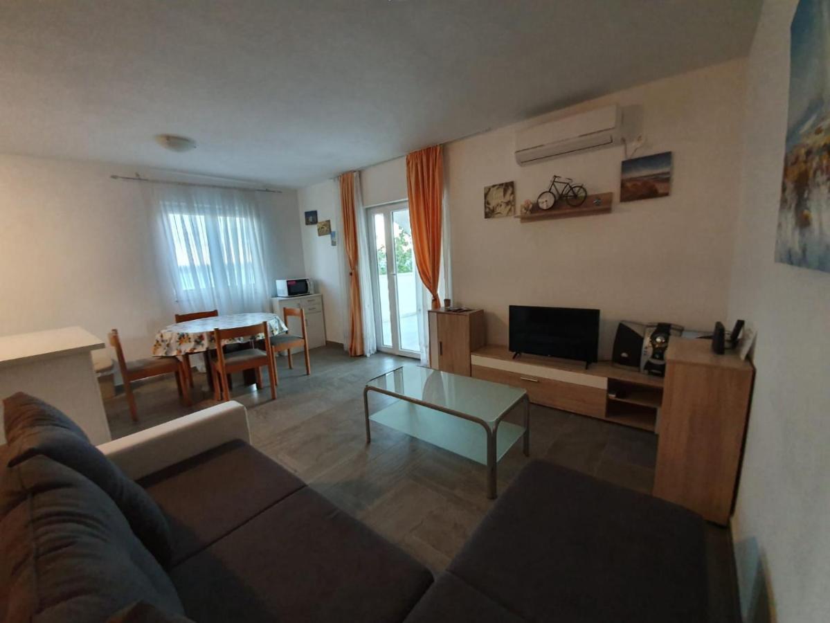 Apartmani Lucija Maslenica Buitenkant foto