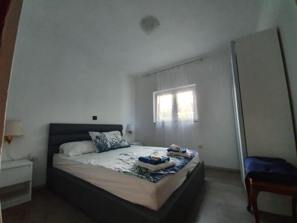Apartmani Lucija Maslenica Buitenkant foto
