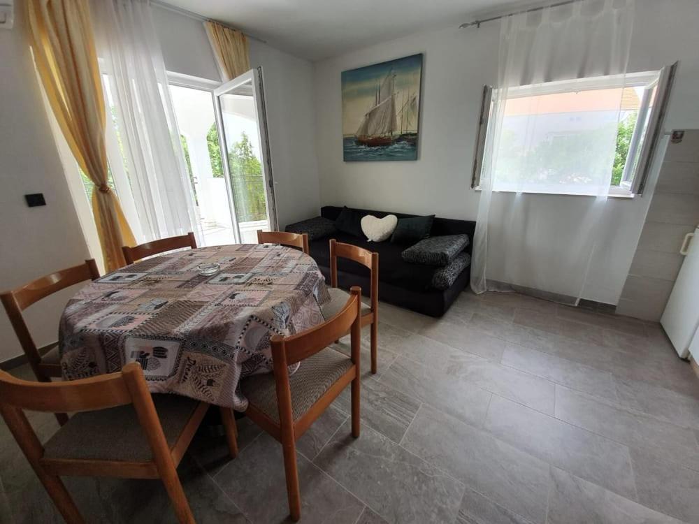Apartmani Lucija Maslenica Buitenkant foto
