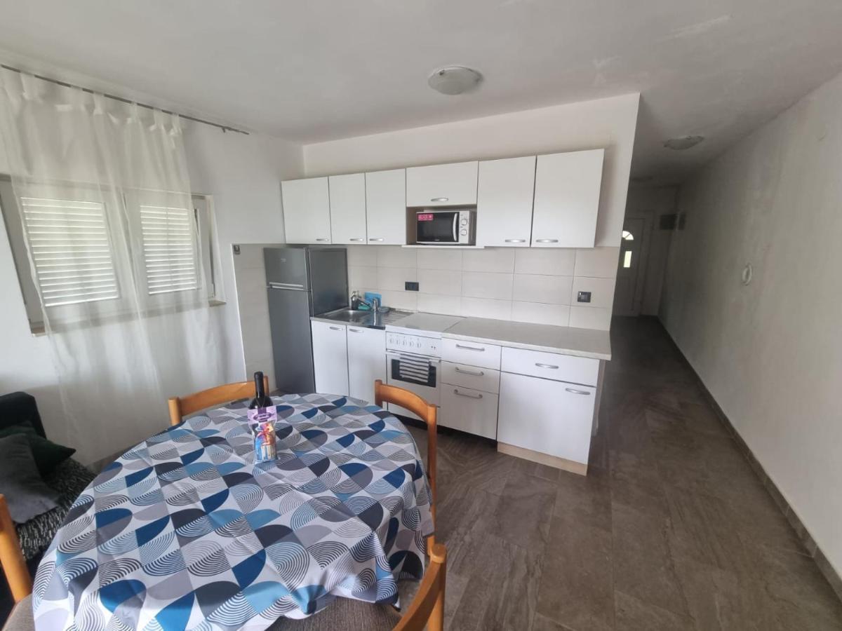 Apartmani Lucija Maslenica Buitenkant foto