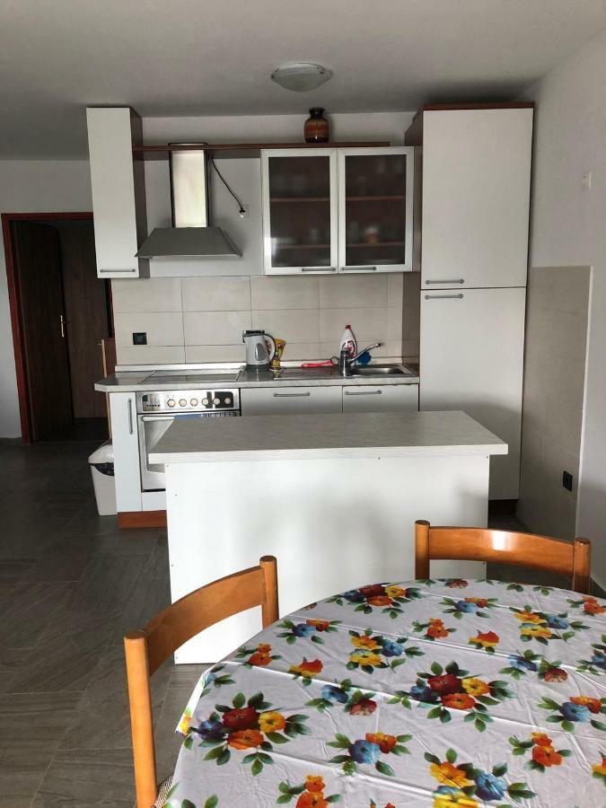 Apartmani Lucija Maslenica Buitenkant foto